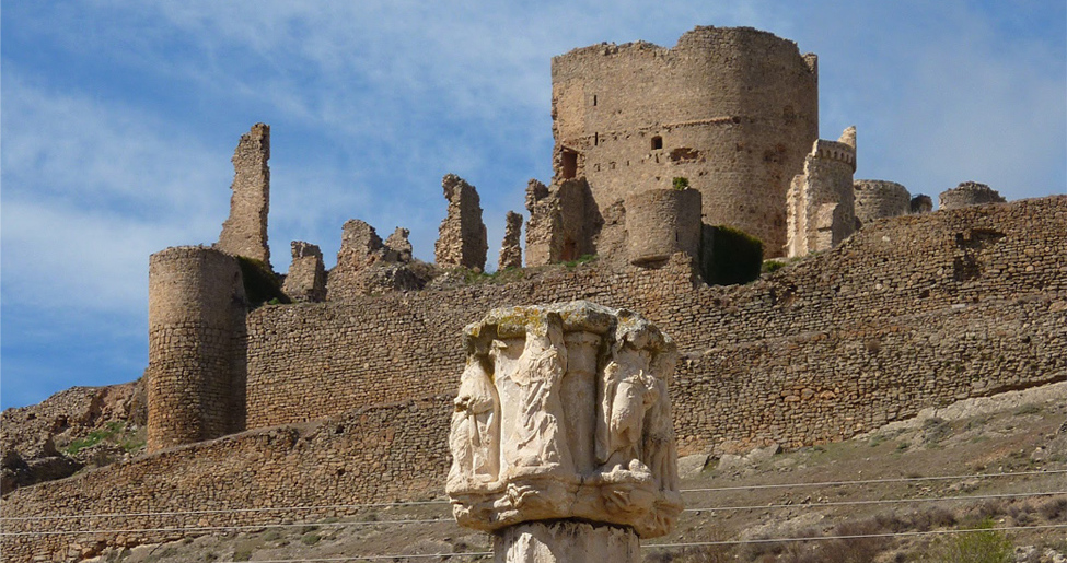 La Fortaleza de Moya: Historia y Misterios entre Ruinas